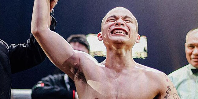 Cellos mengangkat tangan sebagai pemenang setelah kalahkan Erlanggs di Byon Combat 2