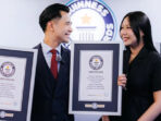 Jess No Limit menerima dua penghargaan Guinness World Records bersama istri Sisca Kohl