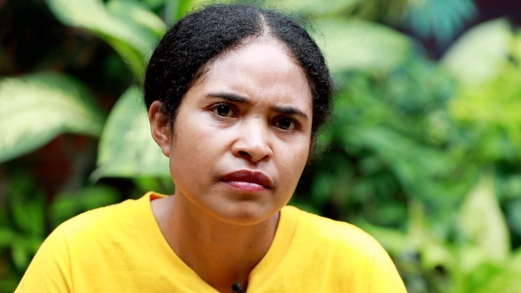 Paulina menceritakan bahwa Pulau Manuran, yang terletak tak jauh dari kampungnya di Kabare, kini sebagian telah gundul akibat aktivitas tambang. Tak hanya itu, terumbu karang dan ikan di sekitar pulau juga tercemar oleh limbah tambang.