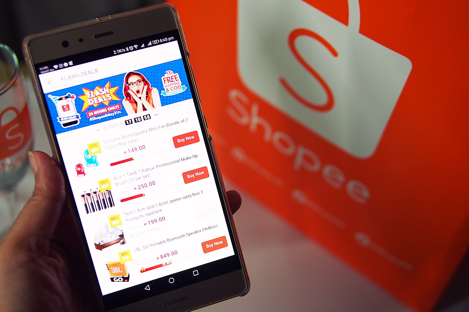 Mentri Keuangan Sri Mulyani tetapkan pajak baru untuk pedagang online shop