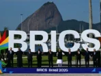 Prabowo dan para pemimpin dunia berfoto di KTT BRICS Brasil 2025 sebelum Trump Ancam BRICS.