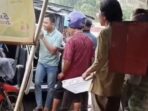Viral! Opang Paksa Ibu dan Bayi Turun dari Taksi Online