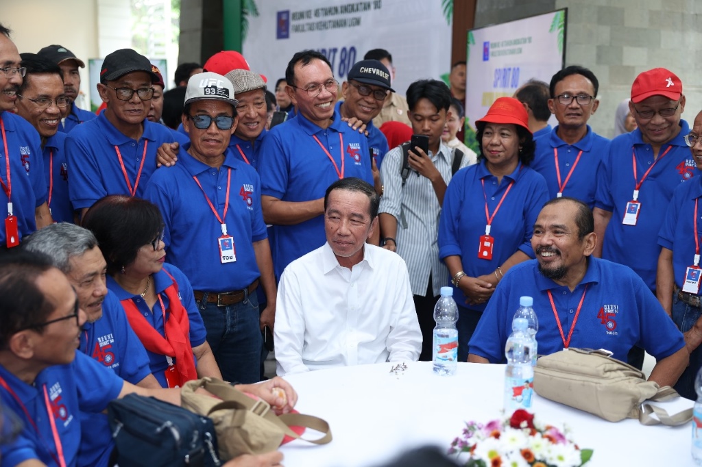 Jokowi Hadiri Reuni Fakultas Kehutanan UGM 1980