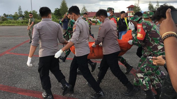 Evakuasi korban pembantaian yahukimo yang dibunuh KKB di Kabupaten Yahukimo