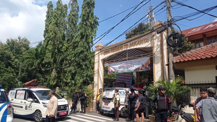 Peledakan di SMA 72 Jakarta: Fakta Baru Terungkap Peledakan di SMA 72 Jakarta: Fakta Baru Terungkap