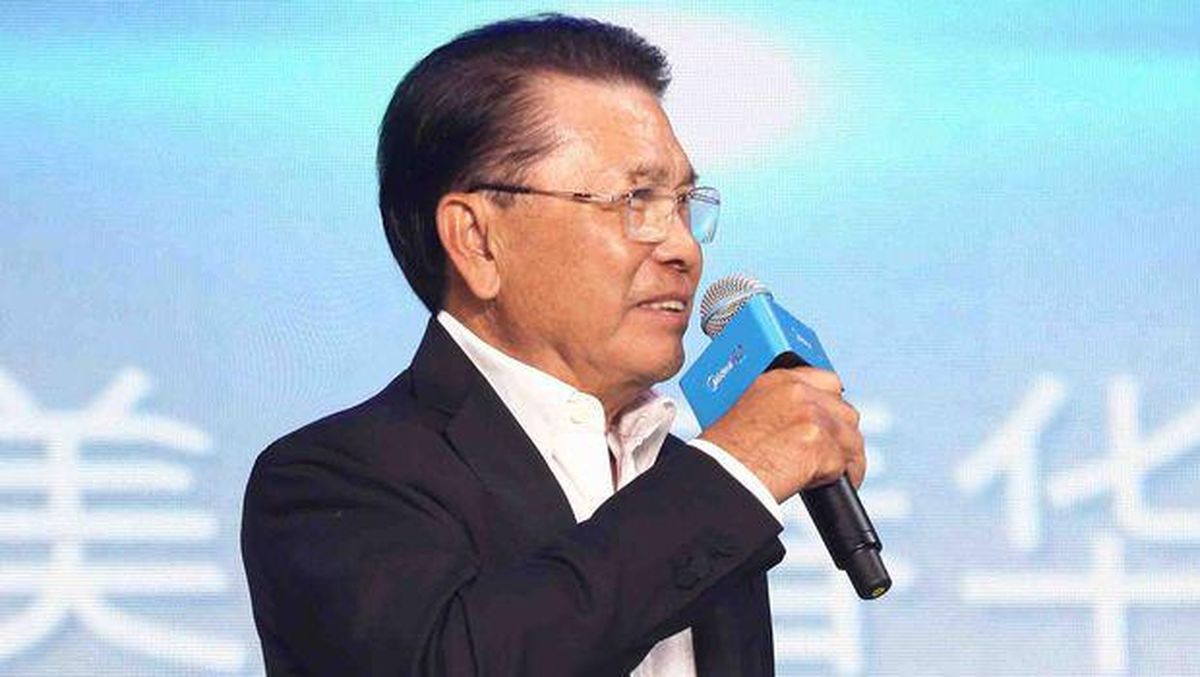 He Xiangjian: Dari Pabrik Tutup Botol hingga Midea He Xiangjian: Dari Pabrik Tutup Botol hingga Midea