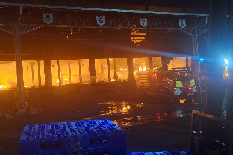 kebakaran besar gedung dua kelinci